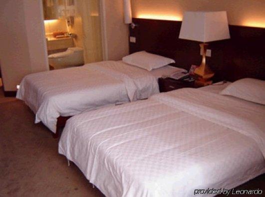 Bluesky Hotel Canton Camera foto