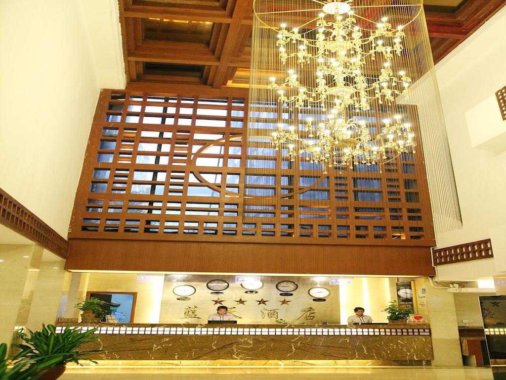 Bluesky Hotel Canton Esterno foto