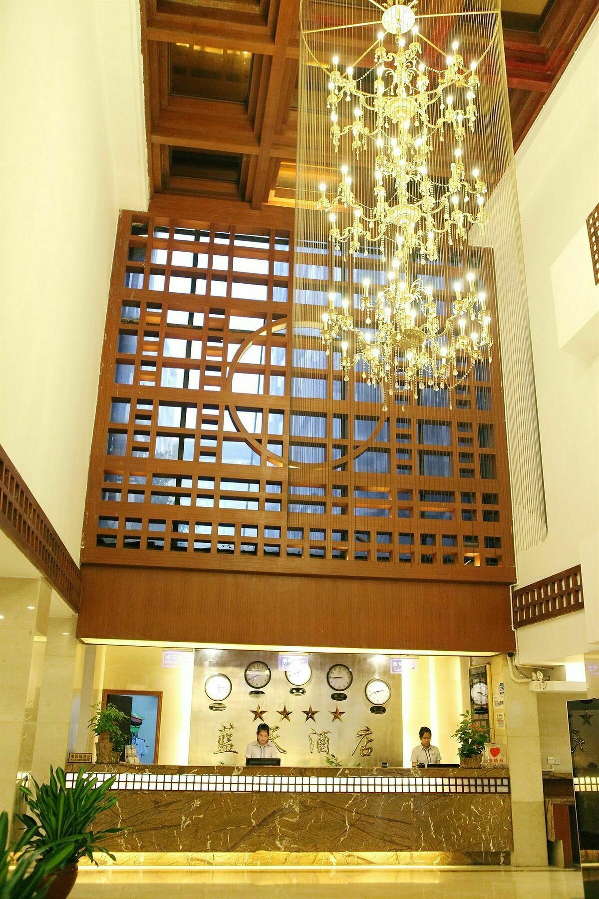 Bluesky Hotel Canton Esterno foto